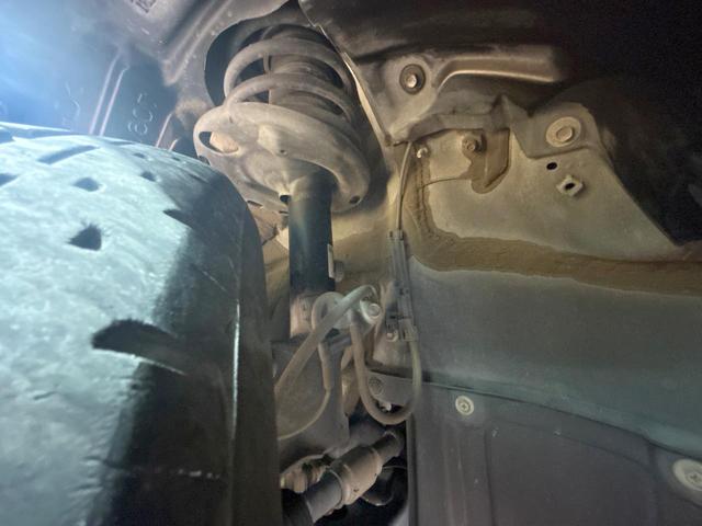 ノア Ｓｉ　ダブルバイビー　フルエアロ　両側電動ドア　純正ＳＤナビ　後席モニター　バックカメラ　クルコン　ウォークスルー　ＥＴＣ　フルセグ　レーンアシスト　クリアランスソナー　スマートキー　電動格納ミラー　Ｂｌｕｅｔｏｏｔｈ（21枚目）