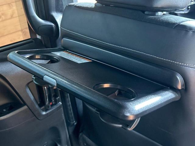 ノア Ｓｉ　ダブルバイビー　フルエアロ　両側電動ドア　純正ＳＤナビ　後席モニター　バックカメラ　クルコン　ウォークスルー　ＥＴＣ　フルセグ　レーンアシスト　クリアランスソナー　スマートキー　電動格納ミラー　Ｂｌｕｅｔｏｏｔｈ（43枚目）