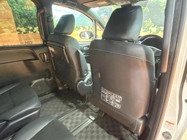 ノア Ｓｉ　ダブルバイビー　フルエアロ　両側電動ドア　純正ＳＤナビ　後席モニター　バックカメラ　クルコン　ウォークスルー　ＥＴＣ　フルセグ　レーンアシスト　クリアランスソナー　スマートキー　電動格納ミラー　Ｂｌｕｅｔｏｏｔｈ（51枚目）