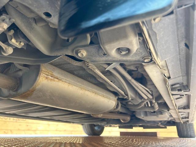 ノア Ｓｉ　ダブルバイビー　フルエアロ　両側電動ドア　純正ＳＤナビ　後席モニター　バックカメラ　クルコン　ウォークスルー　ＥＴＣ　フルセグ　レーンアシスト　クリアランスソナー　スマートキー　電動格納ミラー　Ｂｌｕｅｔｏｏｔｈ（68枚目）