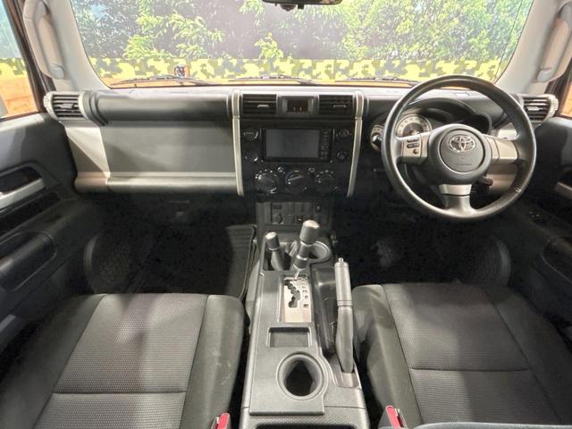 FJクルーザー カラーパッケージ 禁煙車 ルーフラック バックカメラ クルーズコントロール 純正SDナビ フルセグ ETC クリアランスソナー Bluetooth CD/DVD リアフォグライト キーレスエントリー(2枚目)