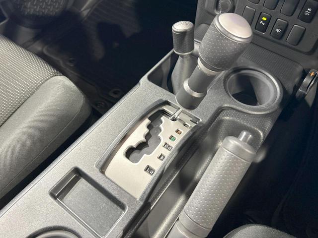 FJクルーザー カラーパッケージ 禁煙車 ルーフラック バックカメラ クルーズコントロール 純正SDナビ フルセグ ETC クリアランスソナー Bluetooth CD/DVD リアフォグライト キーレスエントリー(57枚目)