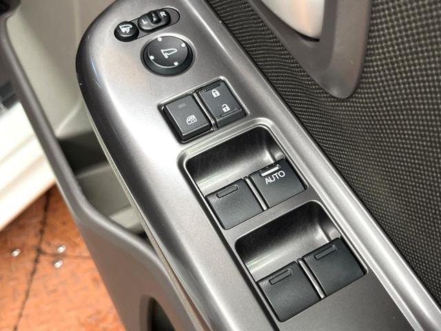 フリード G 禁煙車 SDナビ フルセグ バックカメラ パワースライドドア アイドリングストップ ビルトインETC オートエアコン ウォークスルー CD/DVD再生 Bluetooth接続可 スマートキー(30枚目)