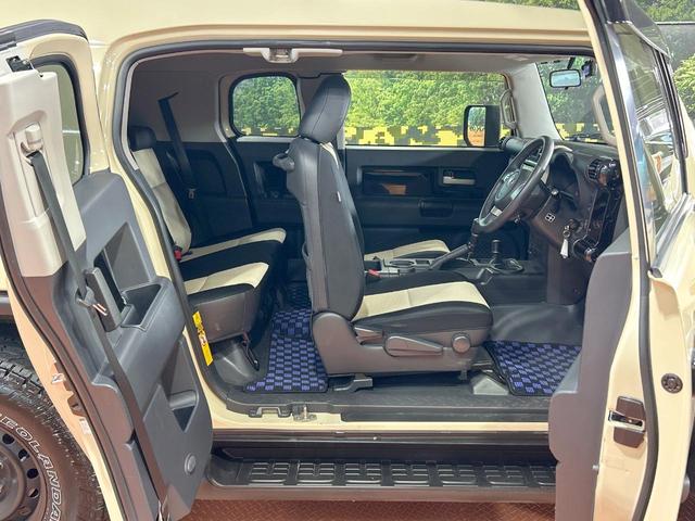 FJクルーザー ファイナルエディション 禁煙車 純正SDナビ フルセグ ツートンシート クルーズコントロール クリアランスソナー 純正20インチアルミホイール サイドステップ フロントフォグランプ バックカメラ Bluetooth再生(29枚目)