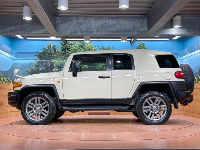 FJクルーザー ファイナルエディション 禁煙車 純正SDナビ フルセグ ツートンシート クルーズコントロール クリアランスソナー 純正20インチアルミホイール サイドステップ フロントフォグランプ バックカメラ Bluetooth再生(76枚目)