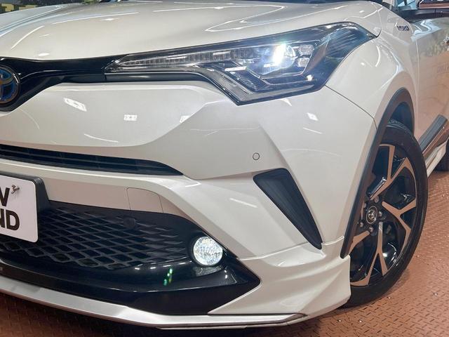 【ＬＥＤヘッドライト】悪天候や夜間走行時も良好な視界を確保し安心して運転できる高輝度ＬＥＤヘッドライトを装備！点灯速度が早く、消費電力も抑えられています。