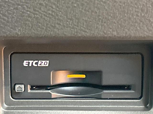 セレナ ｅ－パワー　ハイウェイスターＶ　登録済未使用車　１２型ナビフルセグ　全周囲カメラ　両側電動ドア　プロパイロット　デジタルインナーミラー　ワイヤレス充電　ＬＥＤヘッド＆フォグ　オートハイビーム　ＥＴＣ　ダブルエアコン　１６インチアルミ（24枚目）