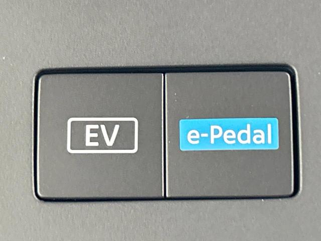 セレナ ｅ－パワー　ハイウェイスターＶ　登録済未使用車　１２型ナビフルセグ　全周囲カメラ　両側電動ドア　プロパイロット　デジタルインナーミラー　ワイヤレス充電　ＬＥＤヘッド＆フォグ　オートハイビーム　ＥＴＣ　ダブルエアコン　１６インチアルミ（32枚目）