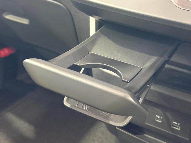 セレナ ｅ－パワー　ハイウェイスターＶ　登録済未使用車　１２型ナビフルセグ　全周囲カメラ　両側電動ドア　プロパイロット　デジタルインナーミラー　ワイヤレス充電　ＬＥＤヘッド＆フォグ　オートハイビーム　ＥＴＣ　ダブルエアコン　１６インチアルミ（35枚目）