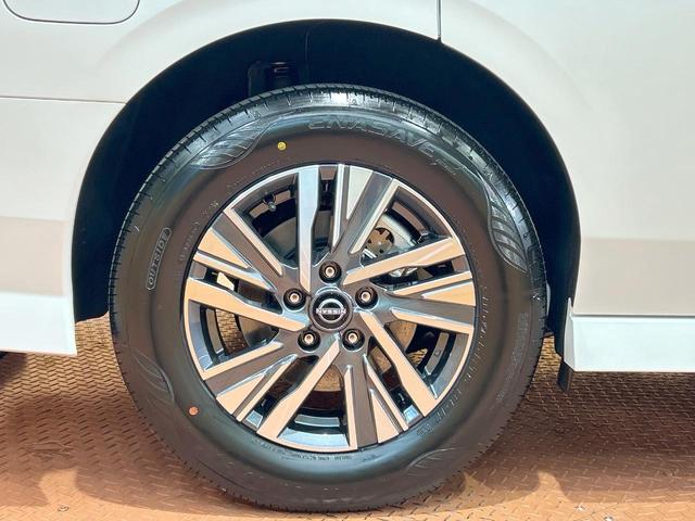 セレナ ｅ－パワー　ハイウェイスターＶ　登録済未使用車　１２型ナビフルセグ　全周囲カメラ　両側電動ドア　プロパイロット　デジタルインナーミラー　ワイヤレス充電　ＬＥＤヘッド＆フォグ　オートハイビーム　ＥＴＣ　ダブルエアコン　１６インチアルミ（54枚目）