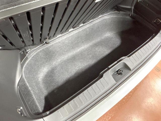 セレナ ｅ－パワー　ハイウェイスターＶ　登録済未使用車　１２型ナビフルセグ　全周囲カメラ　両側電動ドア　プロパイロット　デジタルインナーミラー　ワイヤレス充電　ＬＥＤヘッド＆フォグ　オートハイビーム　ＥＴＣ　ダブルエアコン　１６インチアルミ（75枚目）