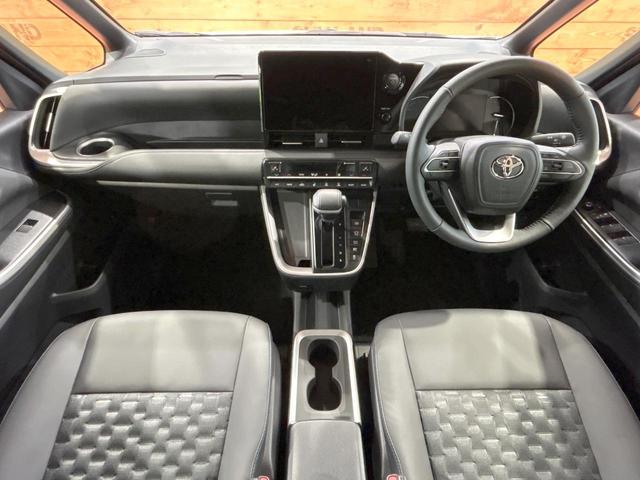 ヴォクシー ハイブリッドS-Z 登録済未使用車 10型ナビ フルセグ バックカメラ 快適利便パック レーダークルーズ ブラインドスポットモニター デジタルインナーミラー ユニバーサルステップ 両側電動ドア AC100V ETC(2枚目)