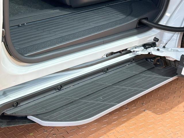 ヴォクシー ハイブリッドS-Z 登録済未使用車 10型ナビ フルセグ バックカメラ 快適利便パック レーダークルーズ ブラインドスポットモニター デジタルインナーミラー ユニバーサルステップ 両側電動ドア AC100V ETC(7枚目)