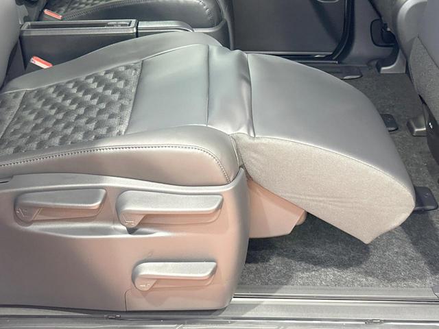 ヴォクシー ハイブリッドS-Z 登録済未使用車 10型ナビ フルセグ バックカメラ 快適利便パック レーダークルーズ ブラインドスポットモニター デジタルインナーミラー ユニバーサルステップ 両側電動ドア AC100V ETC(42枚目)