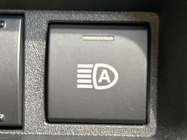 シエンタ ハイブリッドZ 禁煙車 10型ナビ フルセグ 全周囲カメラ ブラインドスポットモニター レーダークルーズ クリアランスソナー 両側電動ドア オートマチックハイビーム LEDライト USB端子 Bluetooth(23枚目)