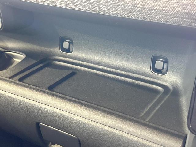 シエンタ ハイブリッドZ 禁煙車 10型ナビ フルセグ 全周囲カメラ ブラインドスポットモニター レーダークルーズ クリアランスソナー 両側電動ドア オートマチックハイビーム LEDライト USB端子 Bluetooth(31枚目)