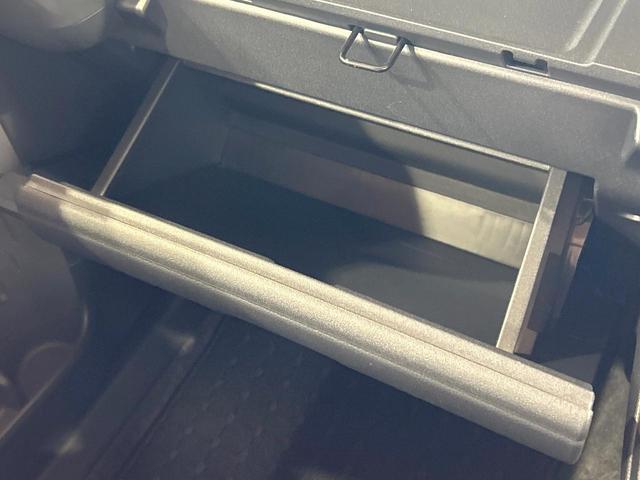 シエンタ ハイブリッドZ 禁煙車 10型ナビ フルセグ 全周囲カメラ ブラインドスポットモニター レーダークルーズ クリアランスソナー 両側電動ドア オートマチックハイビーム LEDライト USB端子 Bluetooth(32枚目)