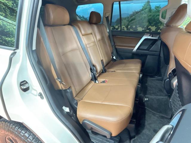 ランドクルーザープラド TX Lパッケージ 70thアニバーサリーリミテッド 禁煙車 サンルーフ 後席モニター 9型ナビ フルセグ バックカメラ レーダークルーズ デジタルインナーミラー シートベンチレーション クリアランスソナー 3列シート LEDライト オートライト(10枚目)