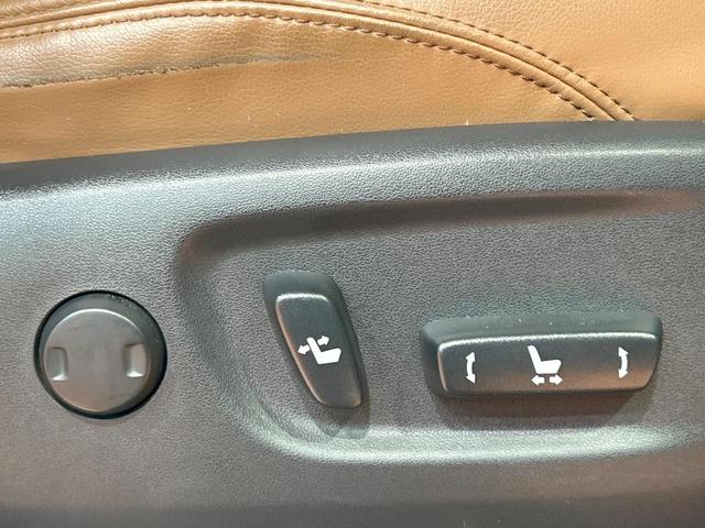 ランドクルーザープラド TX Lパッケージ 70thアニバーサリーリミテッド 禁煙車 サンルーフ 後席モニター 9型ナビ フルセグ バックカメラ レーダークルーズ デジタルインナーミラー シートベンチレーション クリアランスソナー 3列シート LEDライト オートライト(26枚目)