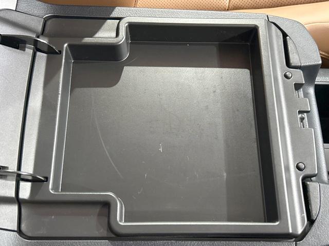 ランドクルーザープラド TX Lパッケージ 70thアニバーサリーリミテッド 禁煙車 サンルーフ 後席モニター 9型ナビ フルセグ バックカメラ レーダークルーズ デジタルインナーミラー シートベンチレーション クリアランスソナー 3列シート LEDライト オートライト(41枚目)