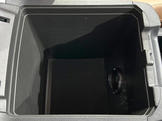 ランドクルーザープラド TX Lパッケージ 70thアニバーサリーリミテッド 禁煙車 サンルーフ 後席モニター 9型ナビ フルセグ バックカメラ レーダークルーズ デジタルインナーミラー シートベンチレーション クリアランスソナー 3列シート LEDライト オートライト(42枚目)