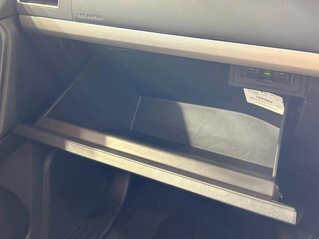 ランドクルーザープラド TX Lパッケージ 70thアニバーサリーリミテッド 禁煙車 サンルーフ 後席モニター 9型ナビ フルセグ バックカメラ レーダークルーズ デジタルインナーミラー シートベンチレーション クリアランスソナー 3列シート LEDライト オートライト(43枚目)