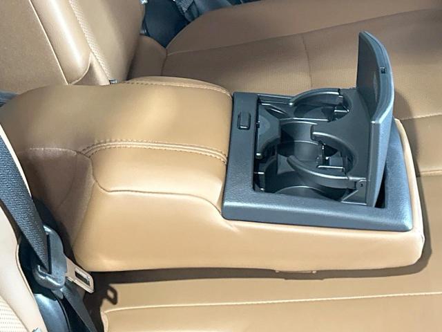 ランドクルーザープラド TX Lパッケージ 70thアニバーサリーリミテッド 禁煙車 サンルーフ 後席モニター 9型ナビ フルセグ バックカメラ レーダークルーズ デジタルインナーミラー シートベンチレーション クリアランスソナー 3列シート LEDライト オートライト(45枚目)