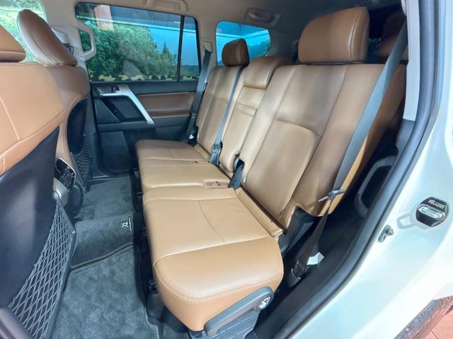 ランドクルーザープラド TX Lパッケージ 70thアニバーサリーリミテッド 禁煙車 サンルーフ 後席モニター 9型ナビ フルセグ バックカメラ レーダークルーズ デジタルインナーミラー シートベンチレーション クリアランスソナー 3列シート LEDライト オートライト(47枚目)