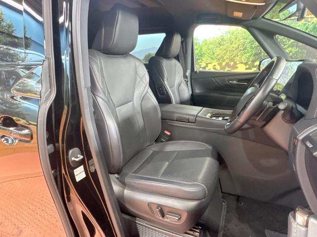 ヴェルファイアハイブリッド Ｚ　プレミア　禁煙車　ガラスルーフ　後席モニター　１４型ナビ　全周囲カメラ　ブラインドスポットモニター　トヨタチームメイト　ヘッドアップディスプレイ　レーダークルーズ　デジタルインナーミラー　両側電動ドア　ＥＴＣ（9枚目）