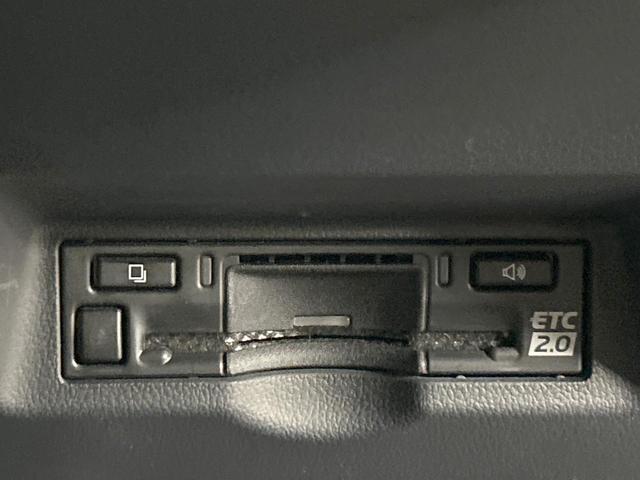 ヴェルファイアハイブリッド Ｚ　プレミア　禁煙車　ガラスルーフ　後席モニター　１４型ナビ　全周囲カメラ　ブラインドスポットモニター　トヨタチームメイト　ヘッドアップディスプレイ　レーダークルーズ　デジタルインナーミラー　両側電動ドア　ＥＴＣ（22枚目）