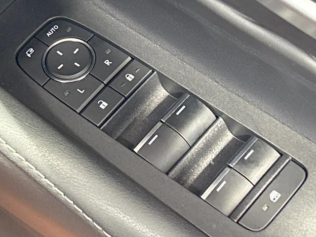 ヴェルファイアハイブリッド Ｚ　プレミア　禁煙車　ガラスルーフ　後席モニター　１４型ナビ　全周囲カメラ　ブラインドスポットモニター　トヨタチームメイト　ヘッドアップディスプレイ　レーダークルーズ　デジタルインナーミラー　両側電動ドア　ＥＴＣ（25枚目）