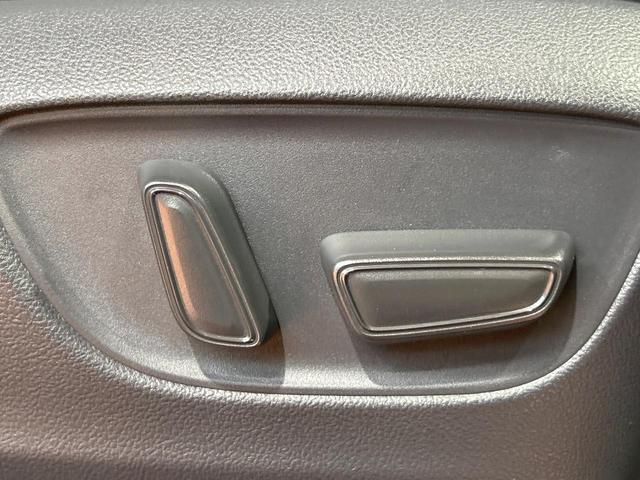 ヴェルファイアハイブリッド Ｚ　プレミア　禁煙車　ガラスルーフ　後席モニター　１４型ナビ　全周囲カメラ　ブラインドスポットモニター　トヨタチームメイト　ヘッドアップディスプレイ　レーダークルーズ　デジタルインナーミラー　両側電動ドア　ＥＴＣ（26枚目）