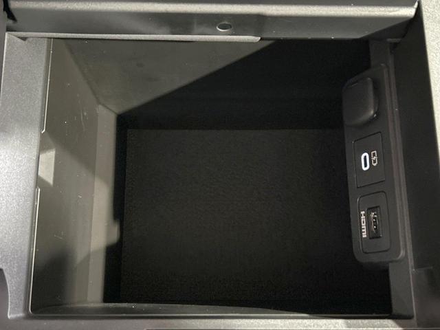 ヴェルファイアハイブリッド Ｚ　プレミア　禁煙車　ガラスルーフ　後席モニター　１４型ナビ　全周囲カメラ　ブラインドスポットモニター　トヨタチームメイト　ヘッドアップディスプレイ　レーダークルーズ　デジタルインナーミラー　両側電動ドア　ＥＴＣ（36枚目）