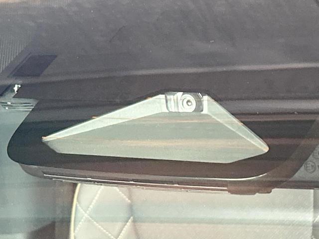 ヴェルファイアハイブリッド Ｚ　プレミア　禁煙車　ガラスルーフ　後席モニター　１４型ナビ　全周囲カメラ　ブラインドスポットモニター　トヨタチームメイト　ヘッドアップディスプレイ　レーダークルーズ　デジタルインナーミラー　両側電動ドア　ＥＴＣ（49枚目）