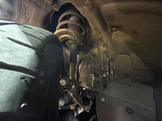 ヴェルファイアハイブリッド Ｚ　プレミア　禁煙車　ガラスルーフ　後席モニター　１４型ナビ　全周囲カメラ　ブラインドスポットモニター　トヨタチームメイト　ヘッドアップディスプレイ　レーダークルーズ　デジタルインナーミラー　両側電動ドア　ＥＴＣ（56枚目）