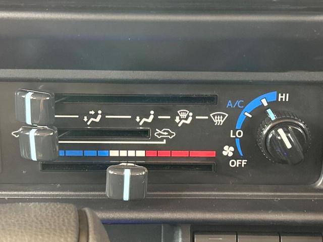 ランドクルーザー７０ ＡＸ　禁煙車　ＳＤナビ　フルセグ　バックカメラ　クルーズコントロール　オートマチックハイビーム　ＬＥＤライト　リヤデフロック　ＵＳＢ端子　純正アルミ１６インチ　ハーフレザー　ＥＴＣ　キーレスエントリー（29枚目）