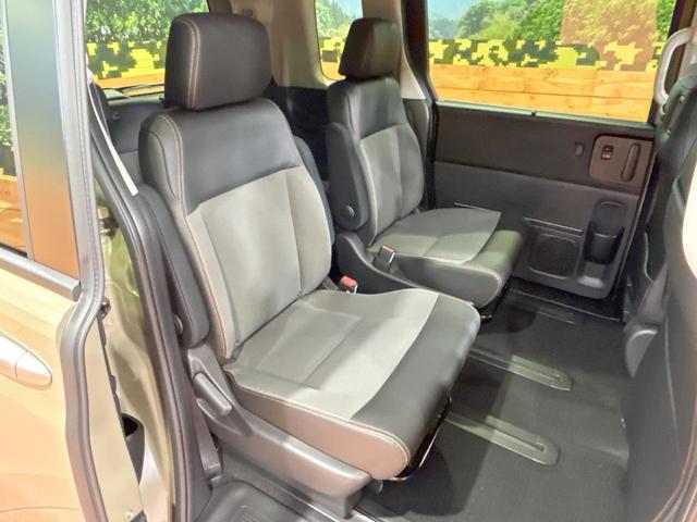 フリード ｅ：ＨＥＶクロスター　登録済未使用車　両側電動ドア　ルーフレール　ブラインドスポットモニター　レーダークルーズコントロール　シートヒーター　ホンダセンシング　ハーフレザーシート　純正１５インチＡＷ　ウォークスルー（9枚目）