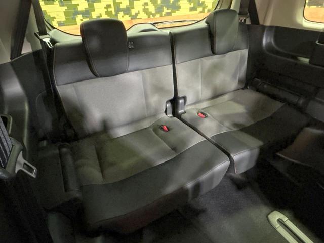 フリード ｅ：ＨＥＶクロスター　登録済未使用車　両側電動ドア　ルーフレール　ブラインドスポットモニター　レーダークルーズコントロール　シートヒーター　ホンダセンシング　ハーフレザーシート　純正１５インチＡＷ　ウォークスルー（10枚目）