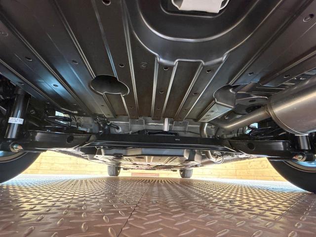 フリード ｅ：ＨＥＶクロスター　登録済未使用車　両側電動ドア　ルーフレール　ブラインドスポットモニター　レーダークルーズコントロール　シートヒーター　ホンダセンシング　ハーフレザーシート　純正１５インチＡＷ　ウォークスルー（20枚目）