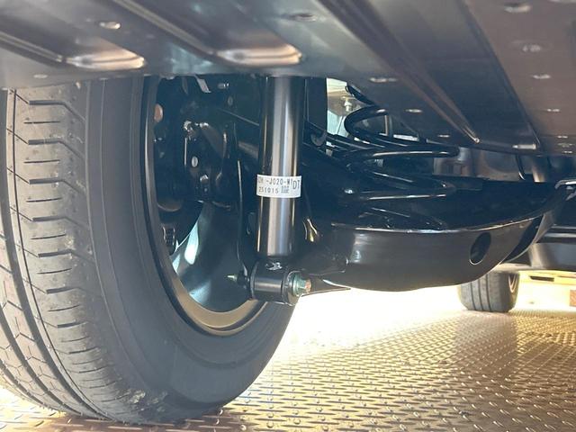 フリード ｅ：ＨＥＶクロスター　登録済未使用車　両側電動ドア　ルーフレール　ブラインドスポットモニター　レーダークルーズコントロール　シートヒーター　ホンダセンシング　ハーフレザーシート　純正１５インチＡＷ　ウォークスルー（21枚目）