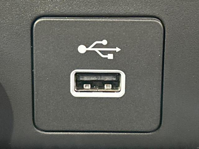 フリード ｅ：ＨＥＶクロスター　登録済未使用車　両側電動ドア　ルーフレール　ブラインドスポットモニター　レーダークルーズコントロール　シートヒーター　ホンダセンシング　ハーフレザーシート　純正１５インチＡＷ　ウォークスルー（35枚目）