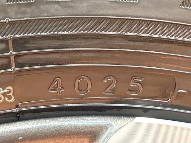 フリード ｅ：ＨＥＶクロスター　登録済未使用車　両側電動ドア　ルーフレール　ブラインドスポットモニター　レーダークルーズコントロール　シートヒーター　ホンダセンシング　ハーフレザーシート　純正１５インチＡＷ　ウォークスルー（49枚目）