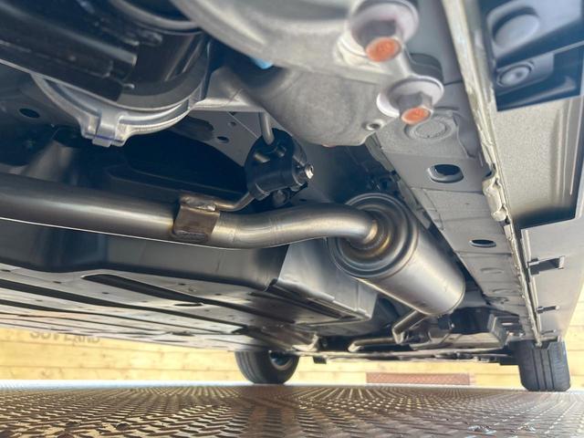 フリード ｅ：ＨＥＶクロスター　登録済未使用車　両側電動ドア　ルーフレール　ブラインドスポットモニター　レーダークルーズコントロール　シートヒーター　ホンダセンシング　ハーフレザーシート　純正１５インチＡＷ　ウォークスルー（59枚目）