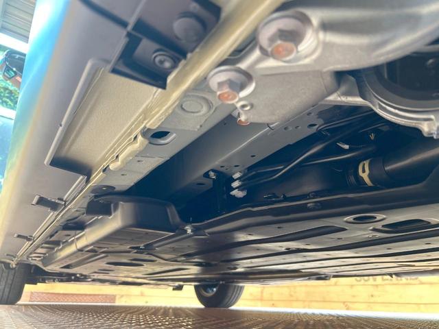 フリード ｅ：ＨＥＶクロスター　登録済未使用車　両側電動ドア　ルーフレール　ブラインドスポットモニター　レーダークルーズコントロール　シートヒーター　ホンダセンシング　ハーフレザーシート　純正１５インチＡＷ　ウォークスルー（62枚目）