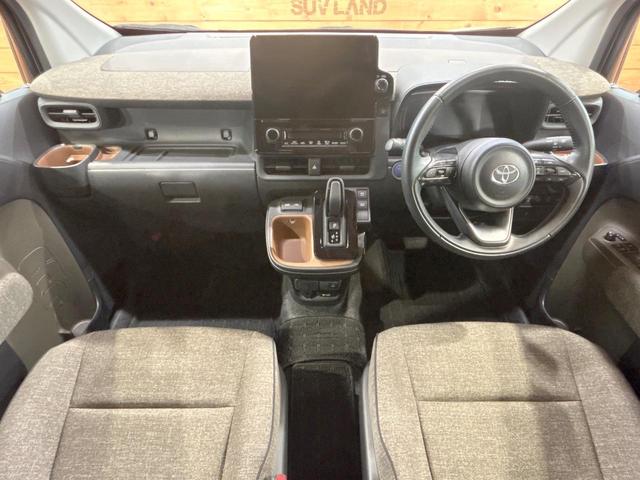 シエンタ ハイブリッドZ 禁煙車 後席モニター 全周囲カメラ 両側電動ドア 10型ナビ ブラインドスポットモニター 純正15インチオプションAW LEDヘッドライト クリアランスソナー レーダークルーズ トヨタセーフティセンス(2枚目)