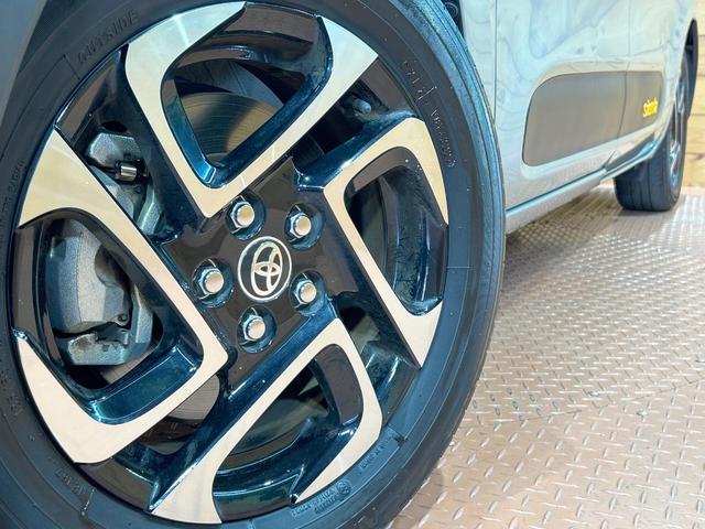 シエンタ ハイブリッドZ 禁煙車 後席モニター 全周囲カメラ 両側電動ドア 10型ナビ ブラインドスポットモニター 純正15インチオプションAW LEDヘッドライト クリアランスソナー レーダークルーズ トヨタセーフティセンス(14枚目)