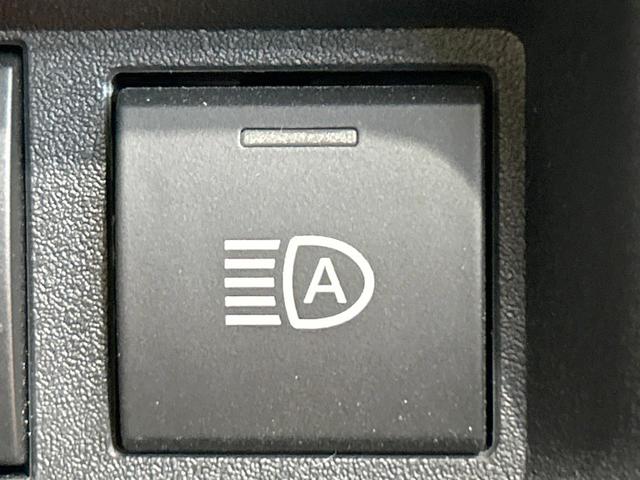 シエンタ ハイブリッドZ 禁煙車 後席モニター 全周囲カメラ 両側電動ドア 10型ナビ ブラインドスポットモニター 純正15インチオプションAW LEDヘッドライト クリアランスソナー レーダークルーズ トヨタセーフティセンス(23枚目)