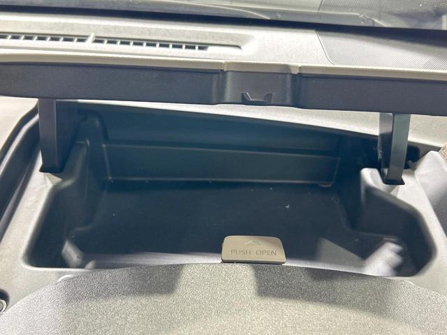 シエンタ ハイブリッドZ 禁煙車 後席モニター 全周囲カメラ 両側電動ドア 10型ナビ ブラインドスポットモニター 純正15インチオプションAW LEDヘッドライト クリアランスソナー レーダークルーズ トヨタセーフティセンス(27枚目)