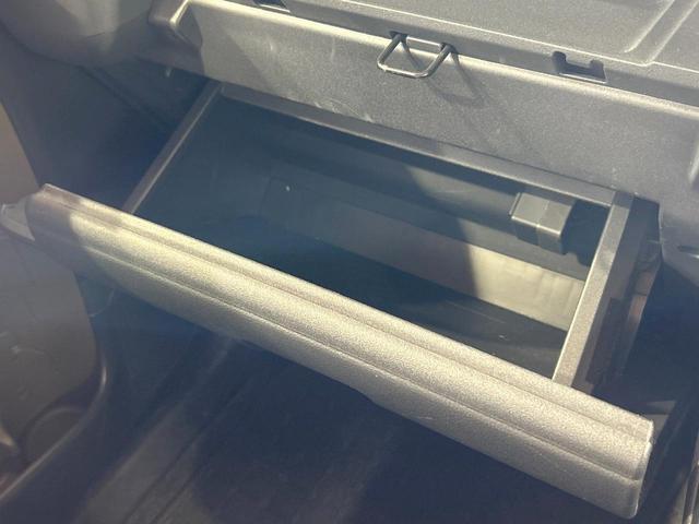 シエンタ ハイブリッドZ 禁煙車 後席モニター 全周囲カメラ 両側電動ドア 10型ナビ ブラインドスポットモニター 純正15インチオプションAW LEDヘッドライト クリアランスソナー レーダークルーズ トヨタセーフティセンス(36枚目)