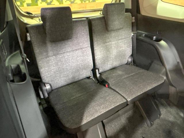 シエンタ ハイブリッドＺ　登録済未使用車　年次改モデル　全周囲カメラ　１０型ナビ　コンフォートパッケージ　天井サーキュレーター　両側電動ドア　ブラインドスポットモニター　純正オプション１５インチＡＷ（10枚目）